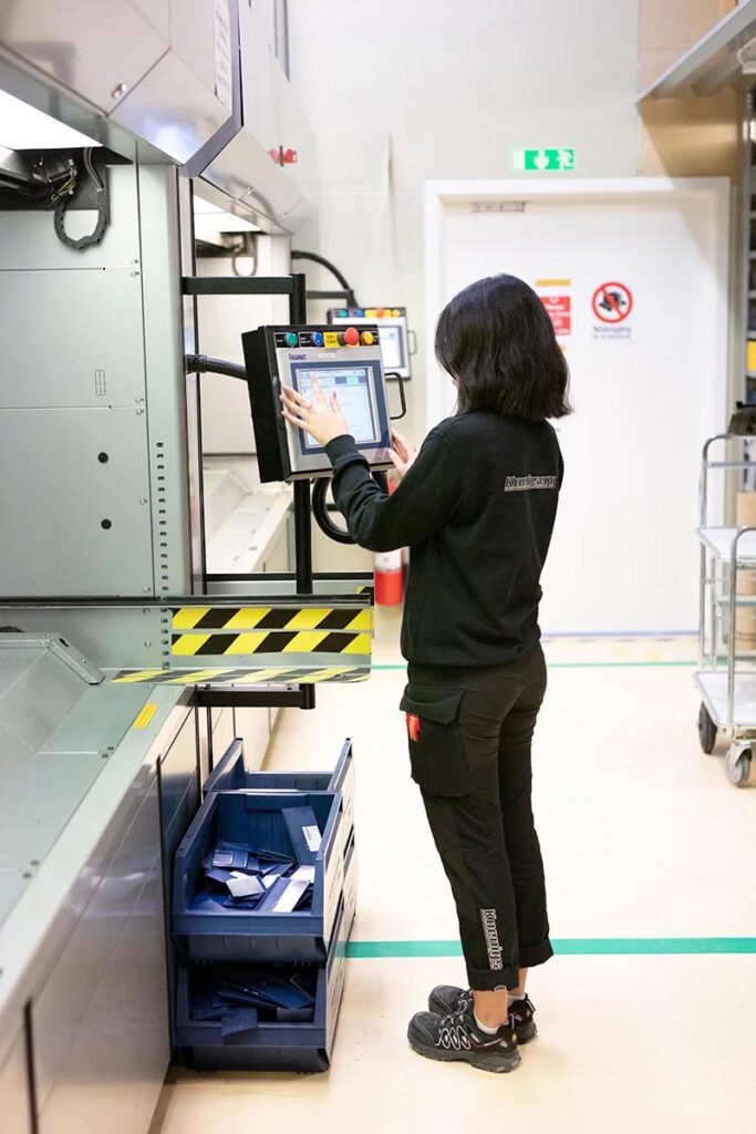 Koenigsegg 800X1200 Ab00003083 683X1024